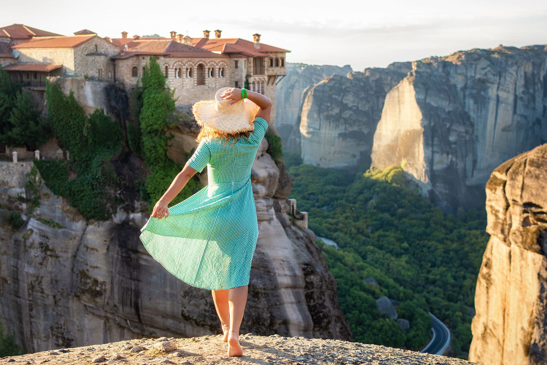 How to get from Athens to Meteora: train, bus, and tour options