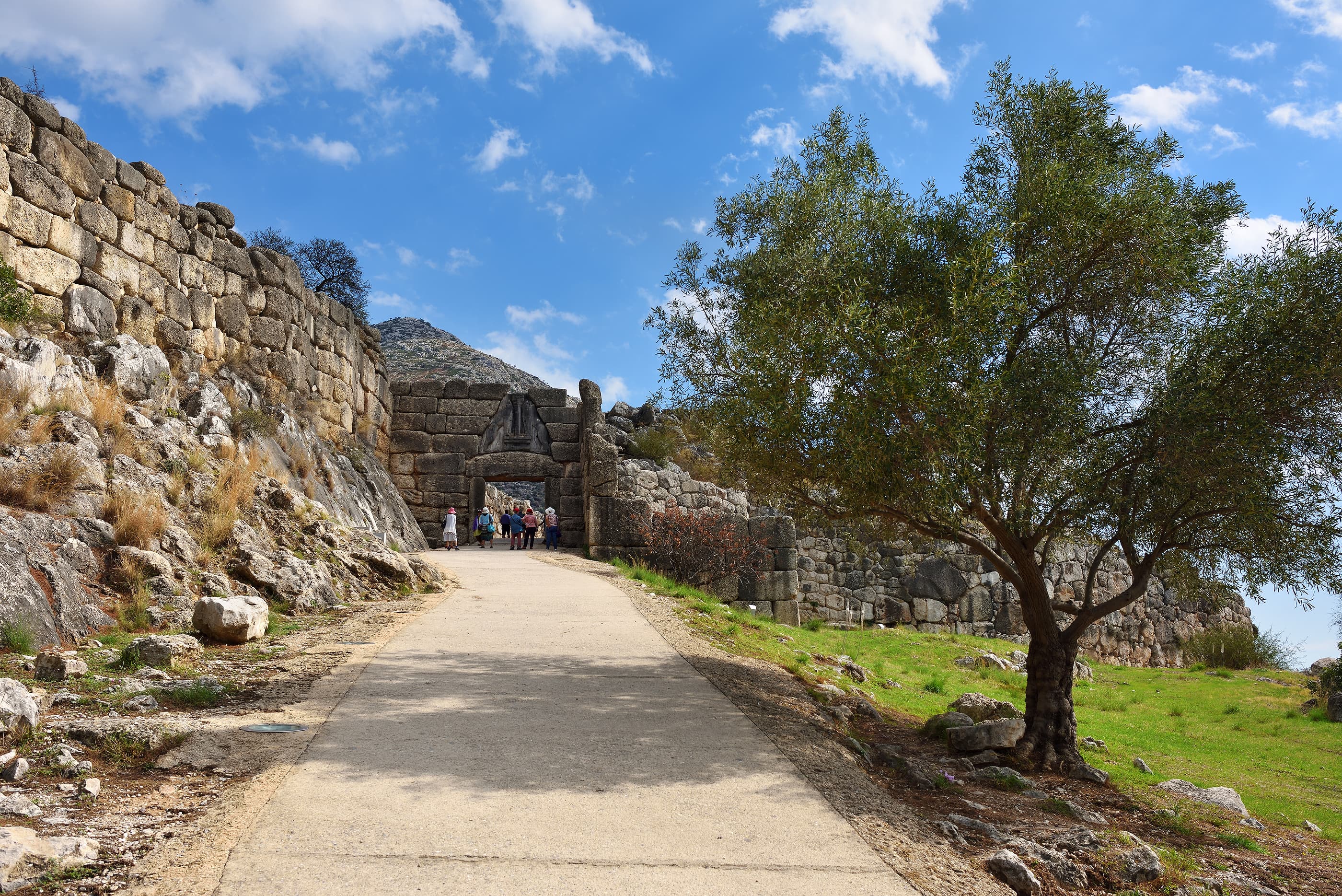 The Best Day Trips from Athens for History, Coastlines & Culture