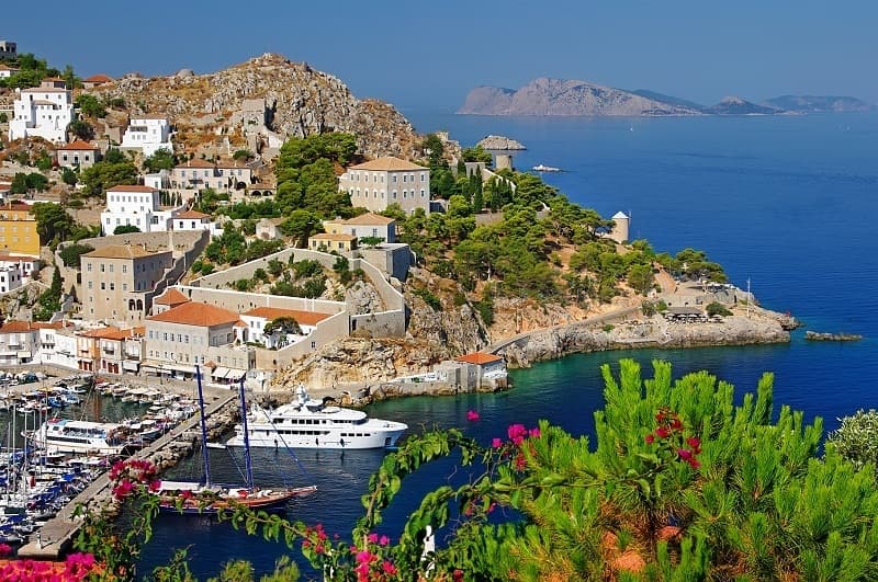 Greek island tours: Our top picks for 2024